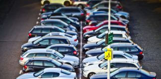 Parking à l'aéroport